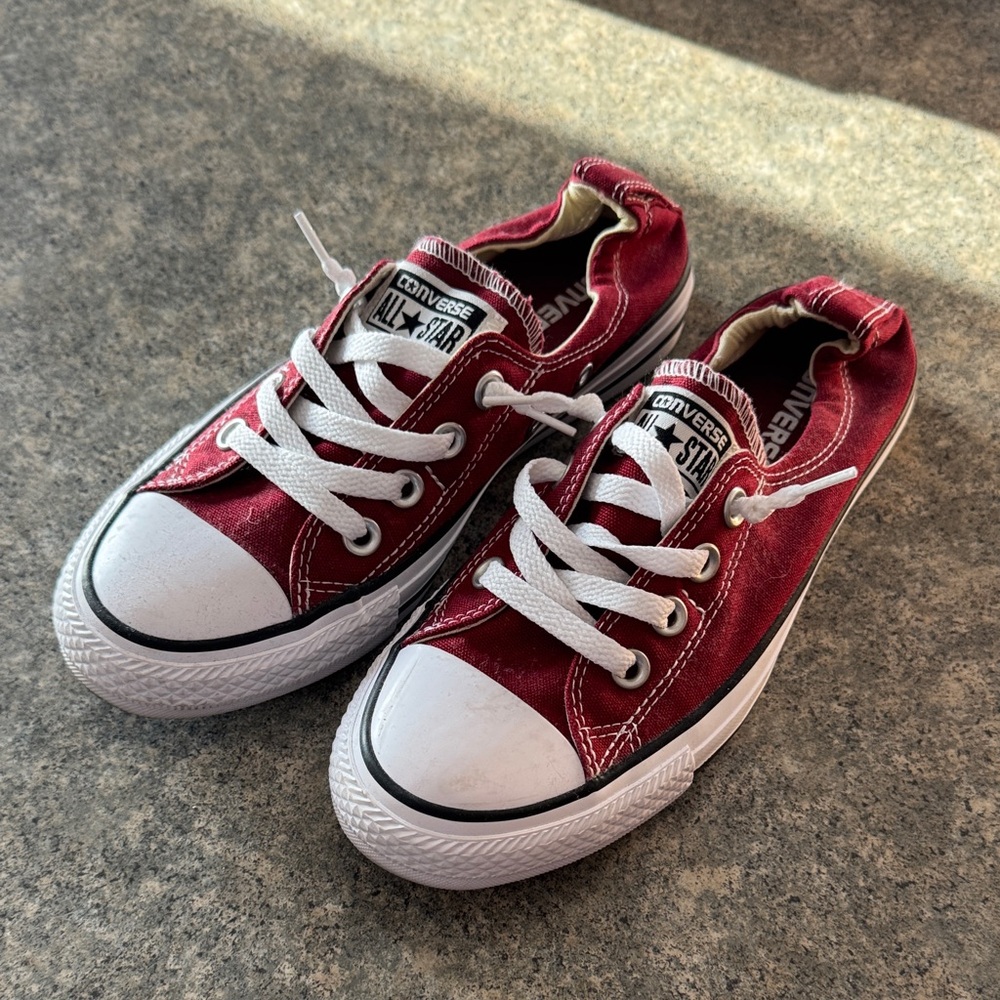 Converse Burgundy Sneakers